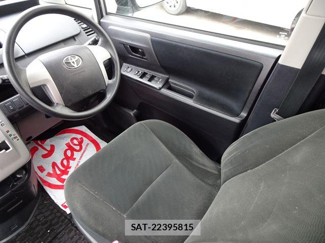 Toyota VOXY 2012-02 7331111-10