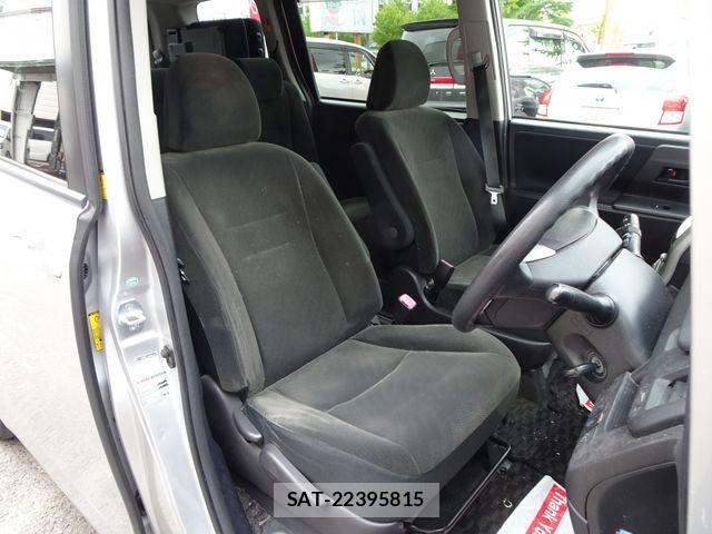 Toyota VOXY 2012-02 7331111-11