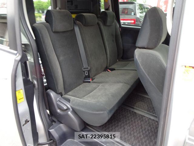 Toyota VOXY 2012-02 7331111-12