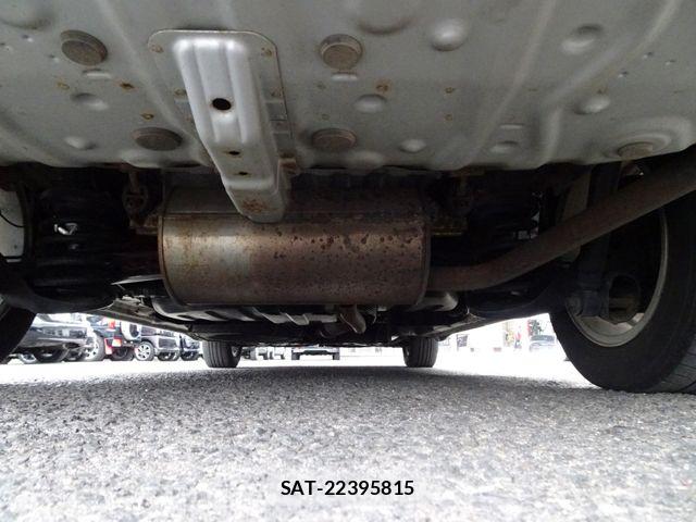 Toyota VOXY 2012-02 7331111-26