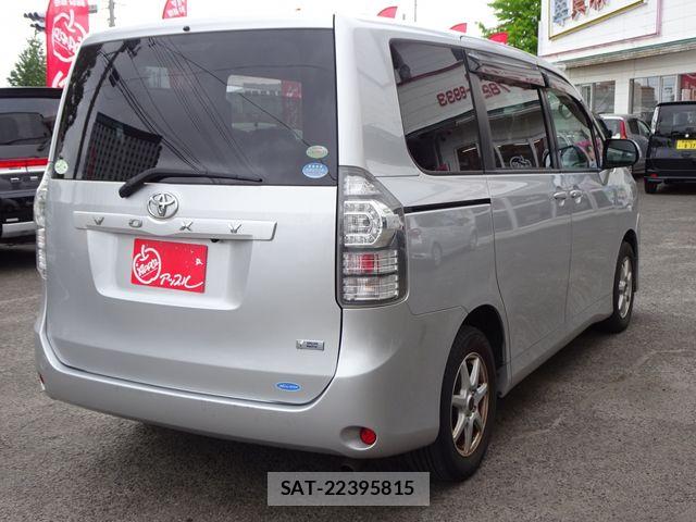 Toyota VOXY 2012-02 7331111-2