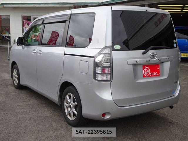 Toyota VOXY 2012-02 7331111-4