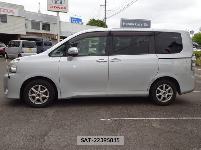 Toyota VOXY 2012-02 7331111-8