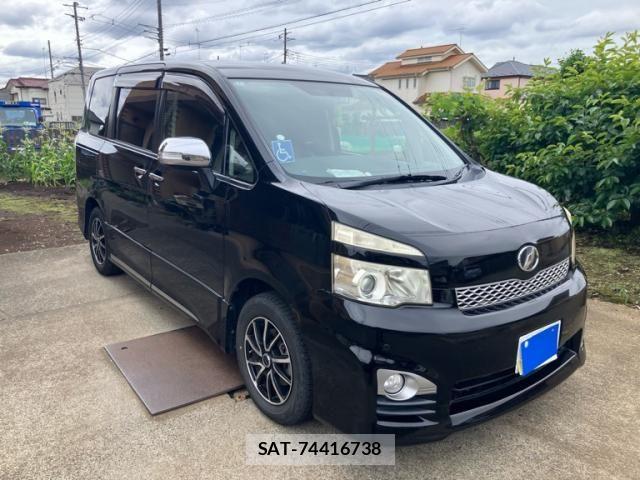 Toyota VOXY 2011-12 7331107-0