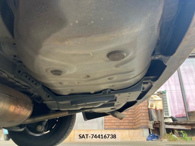 Toyota VOXY 2011-12 7331107-11