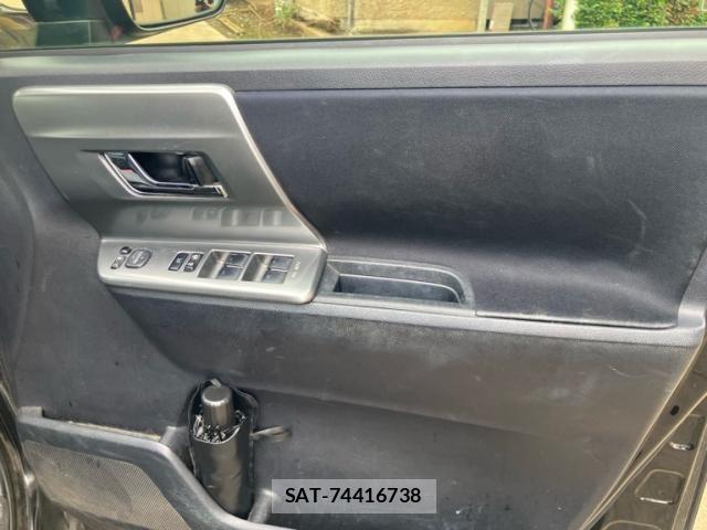 Toyota VOXY 2011-12 7331107-14