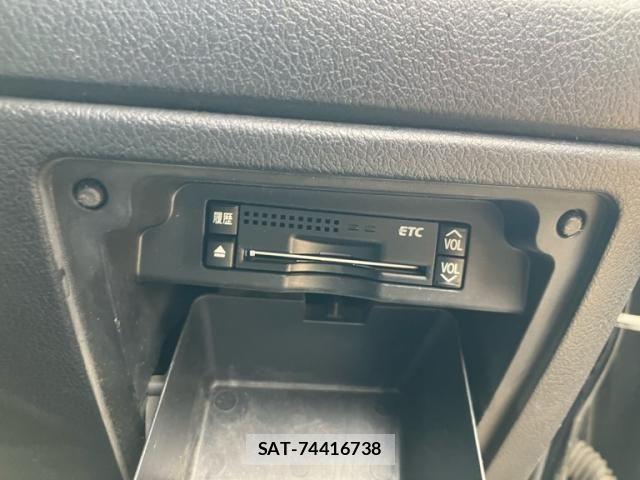 Toyota VOXY 2011-12 7331107-21
