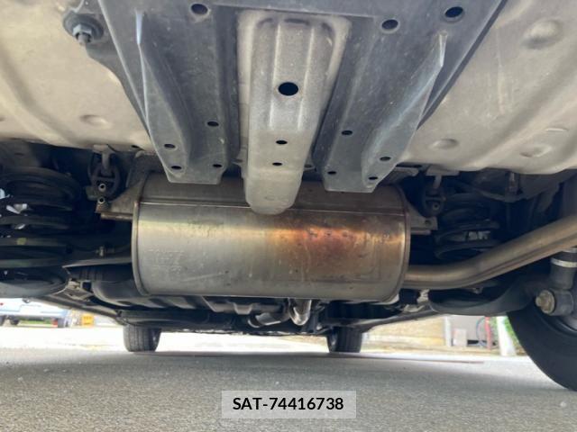 Toyota VOXY 2011-12 7331107-5