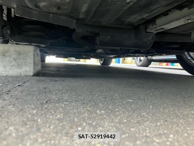 Toyota VOXY 2017-11 7331058-12