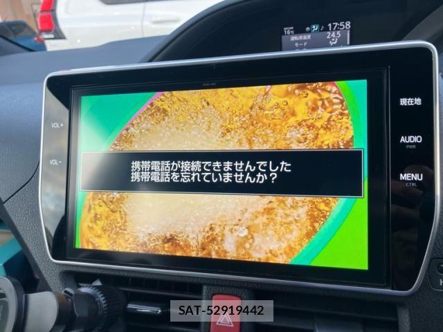 Toyota VOXY 2017-11 7331058-24