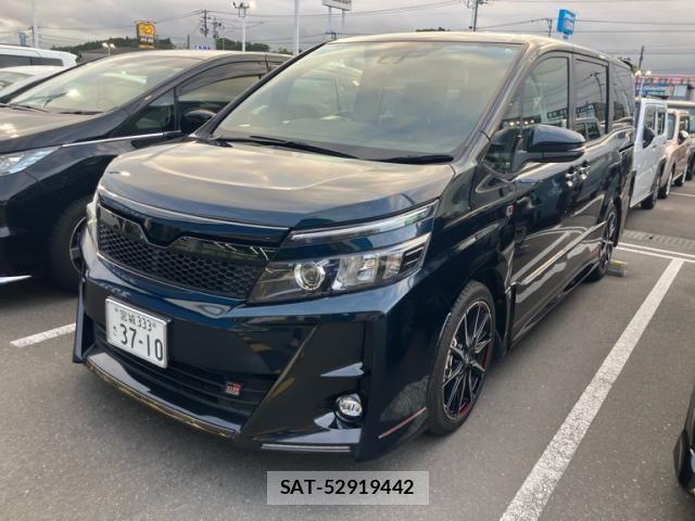 Toyota VOXY 2017-11 7331058-2