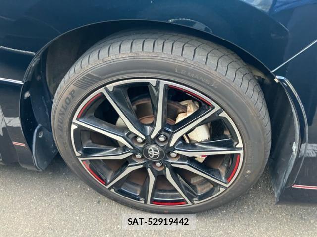 Toyota VOXY 2017-11 7331058-3