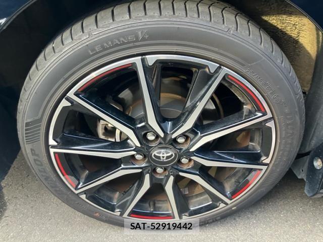 Toyota VOXY 2017-11 7331058-4