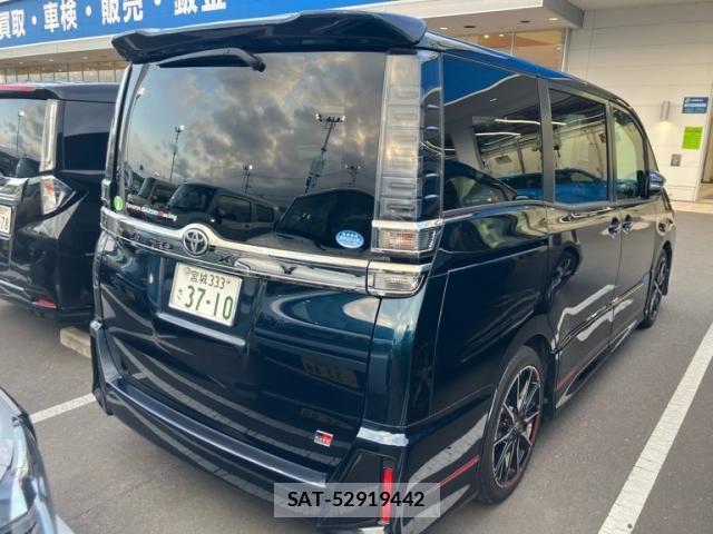 Toyota VOXY 2017-11 7331058-7