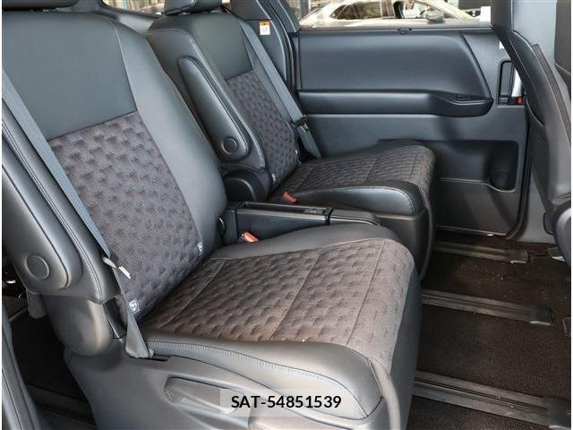 Toyota VOXY 2024-06 7331031-17