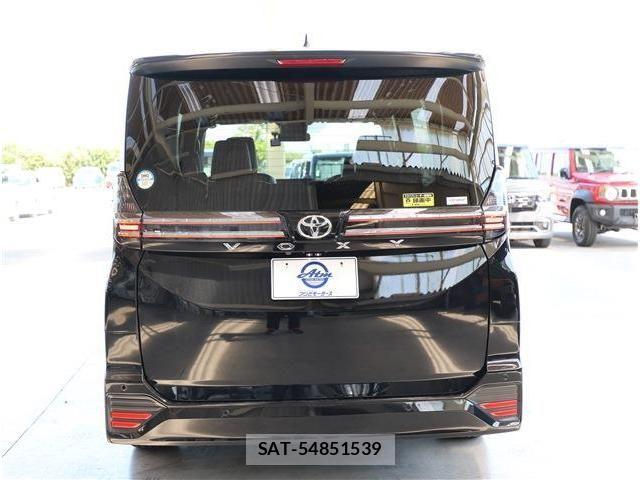 Toyota VOXY 2024-06 7331031-27