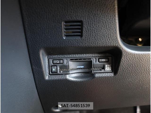 Toyota VOXY 2024-06 7331031-4