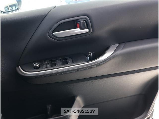 Toyota VOXY 2024-06 7331031-5