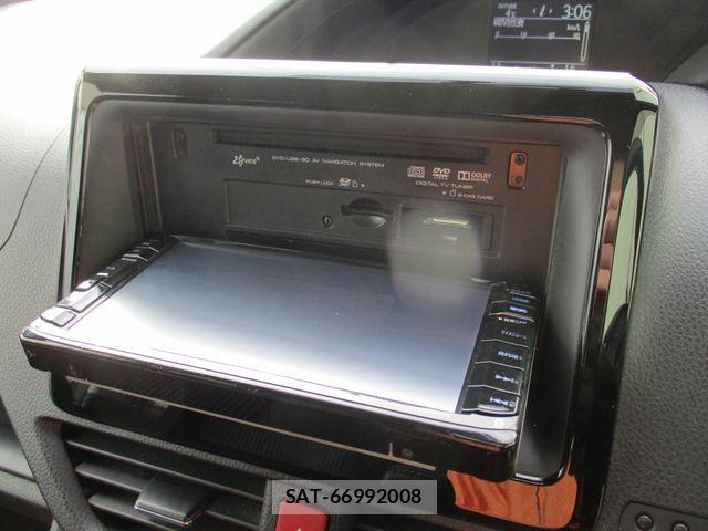 Toyota VOXY 2015-12 7331088-12