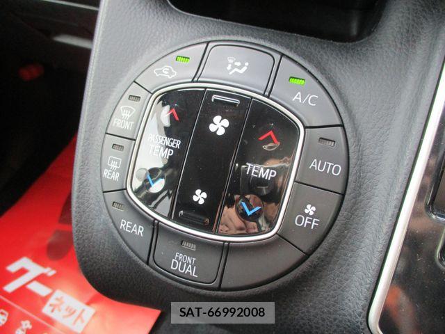 Toyota VOXY 2015-12 7331088-13