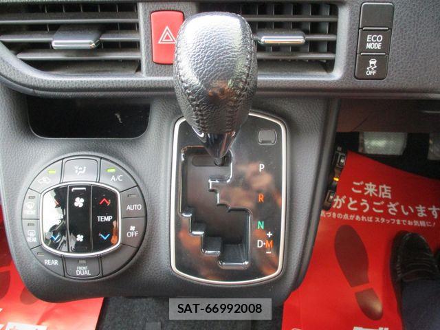 Toyota VOXY 2015-12 7331088-14