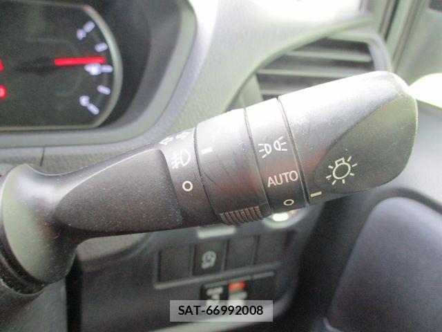 Toyota VOXY 2015-12 7331088-18