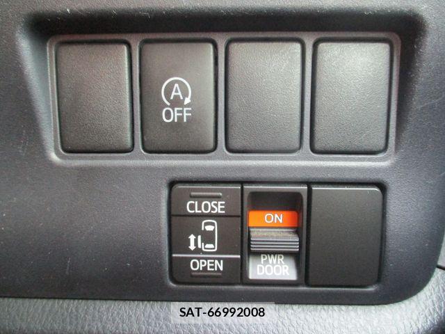 Toyota VOXY 2015-12 7331088-22