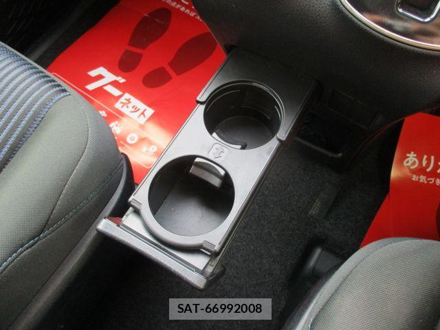 Toyota VOXY 2015-12 7331088-25