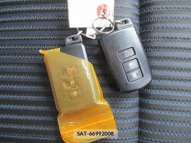 Toyota VOXY 2015-12 7331088-27