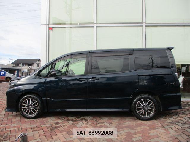 Toyota VOXY 2015-12 7331088-2