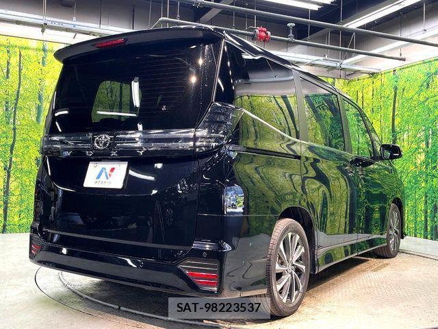Toyota VOXY 2023-08 7331020-17