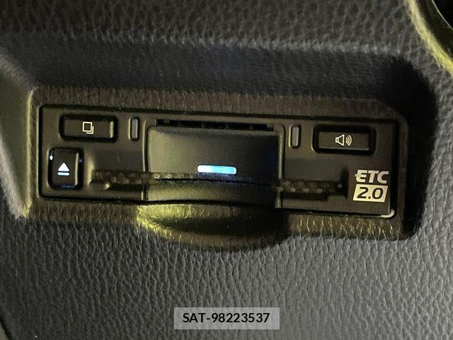 Toyota VOXY 2023-08 7331020-6