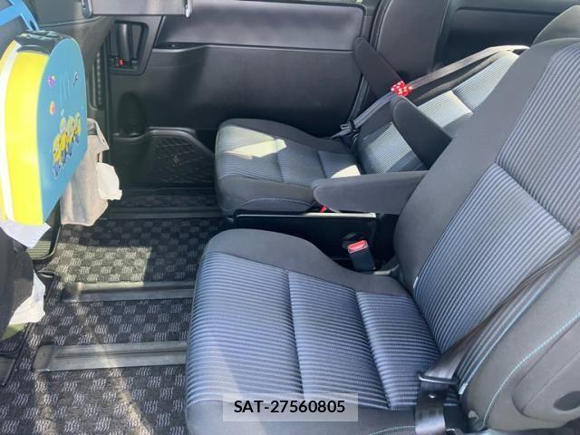 Toyota VOXY 2015-11 7331063-9