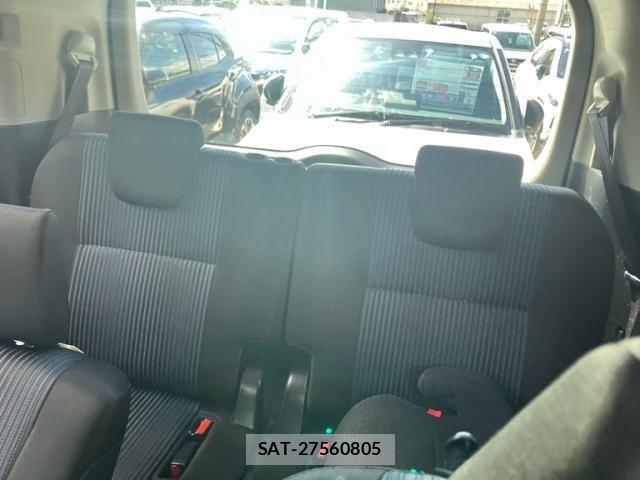 Toyota VOXY 2015-11 7331063-10