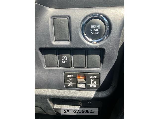 Toyota VOXY 2015-11 7331063-16