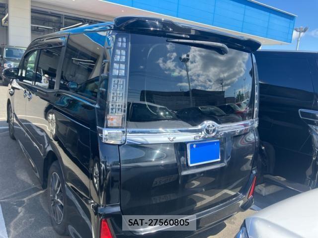 Toyota VOXY 2015-11 7331063-2