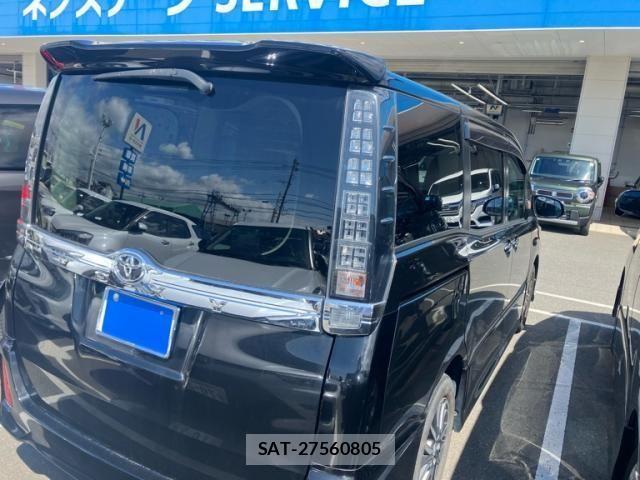 Toyota VOXY 2015-11 7331063-3