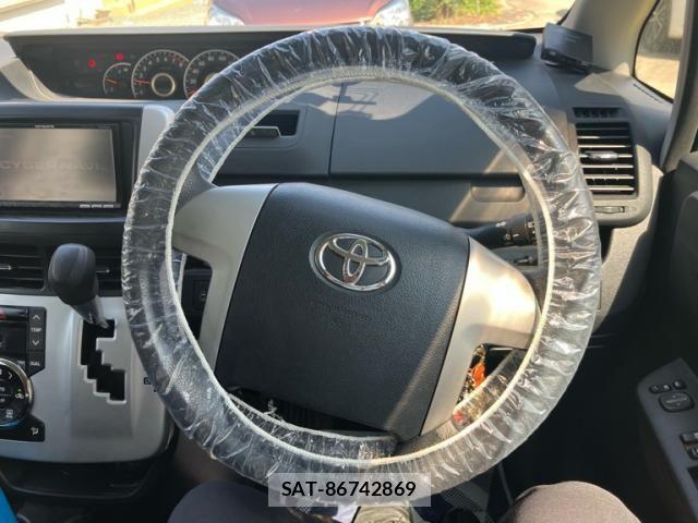 Toyota VOXY 2010-10 7331122-16