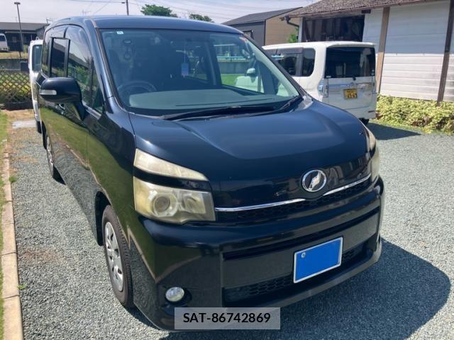 Toyota VOXY 2010-10 7331122-1