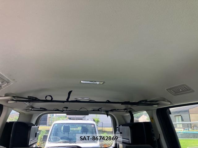 Toyota VOXY 2010-10 7331122-25