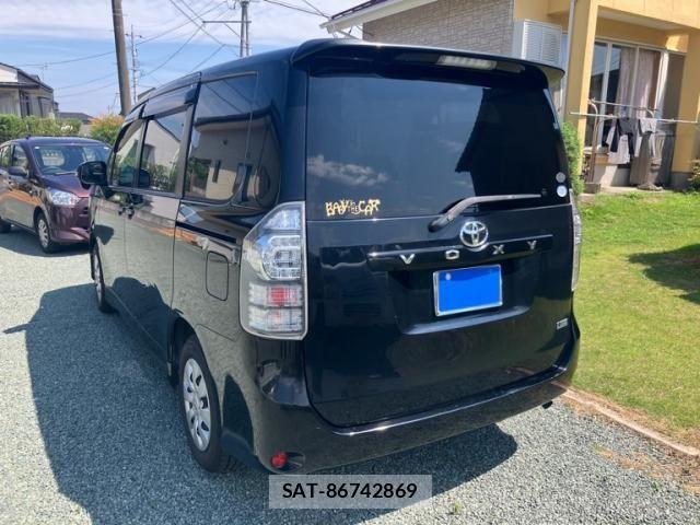 Toyota VOXY 2010-10 7331122-5