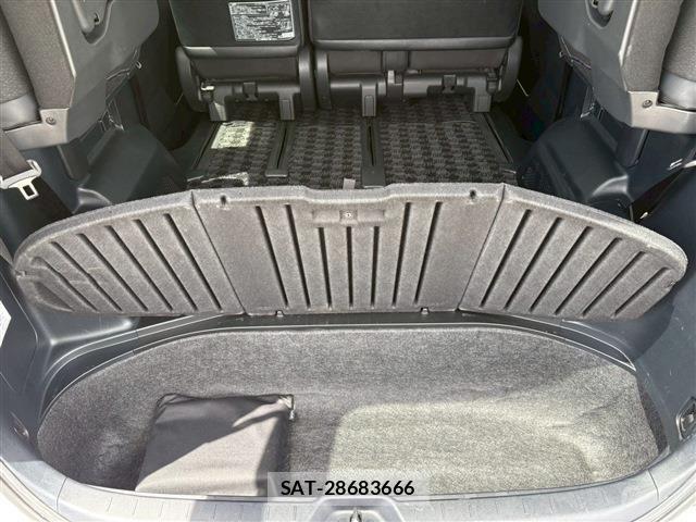 Toyota VOXY 2013-07 7331101-17