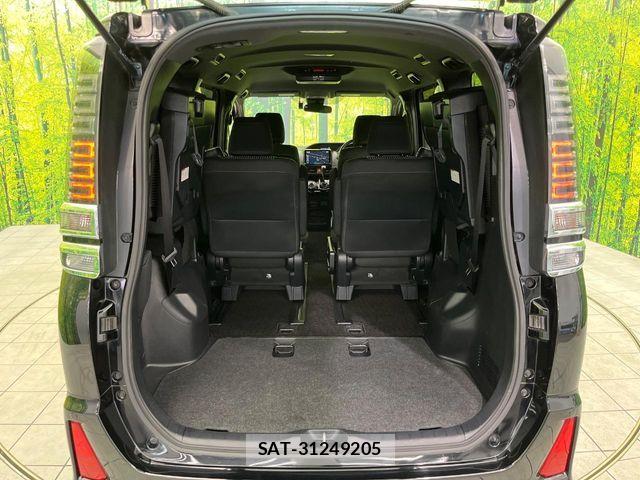Toyota VOXY 2017-10 7331049-10