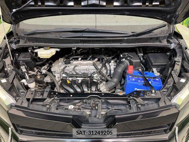 Toyota VOXY 2017-10 7331049-17