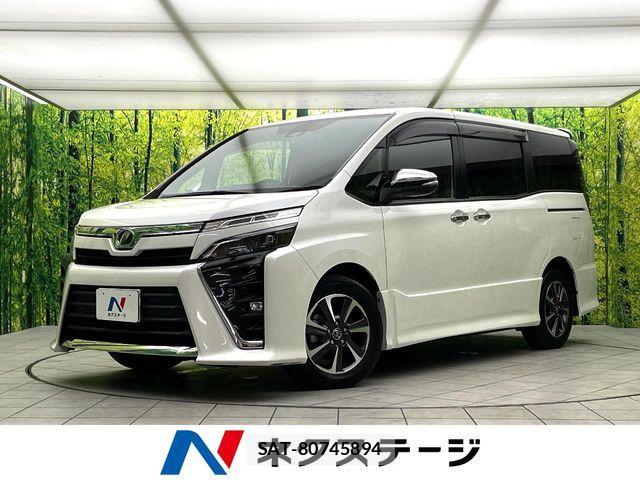 Toyota VOXY 2017-12 7331036-0