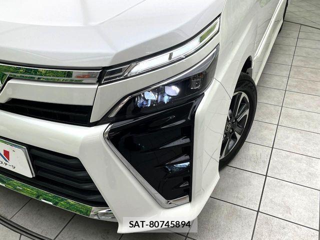 Toyota VOXY 2017-12 7331036-11