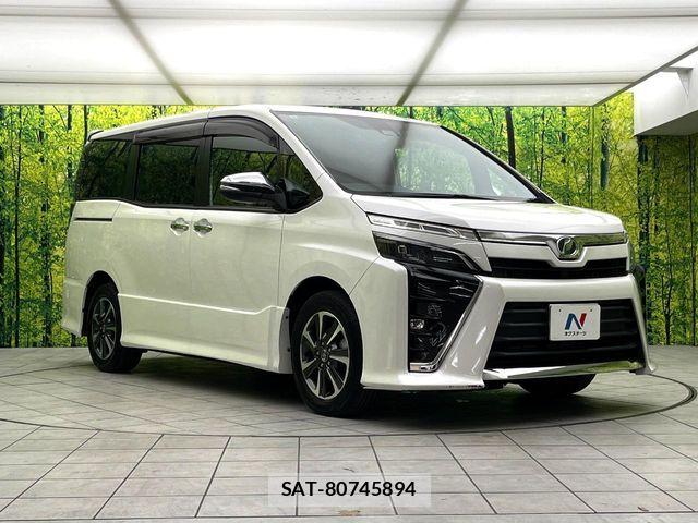 Toyota VOXY 2017-12 7331036-15