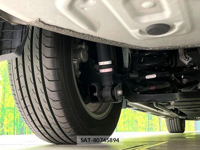Toyota VOXY 2017-12 7331036-19