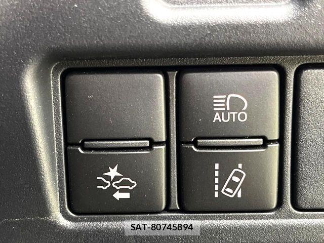 Toyota VOXY 2017-12 7331036-4
