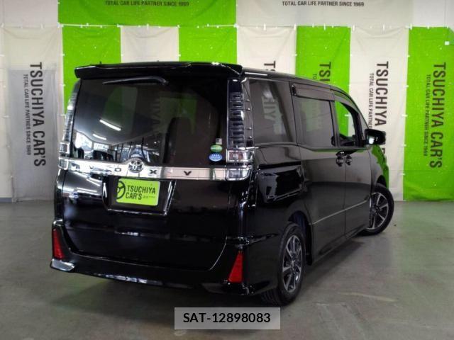 Toyota VOXY 2017-12 7331054-1